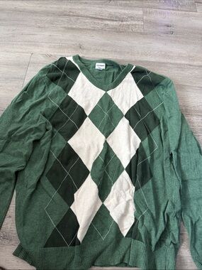 Old Navy Green Argyle V-Neck Sweater with Cream Diamonds